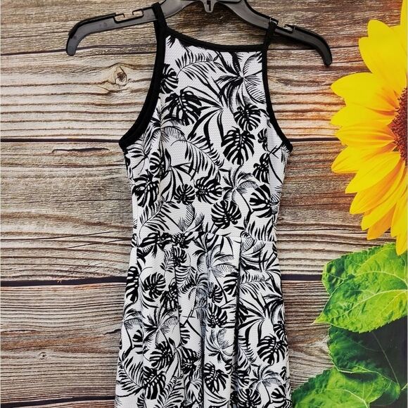 Soprano white/black woman's midi dress size small Pre-owned - Picture 3 of 8